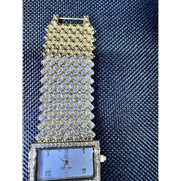 VINTAGE CLASSIC FULL RHINESTONE VICTORIA WIECK BEVERLY HILLS QUARTZ WATCH - Picture 5 of 8